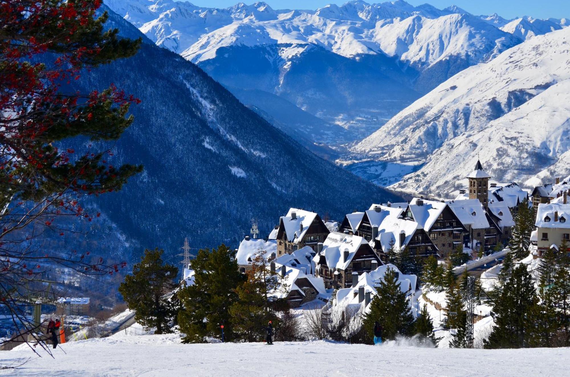 Salardú Apartamentos Snoe Mont Romies מראה חיצוני תמונה