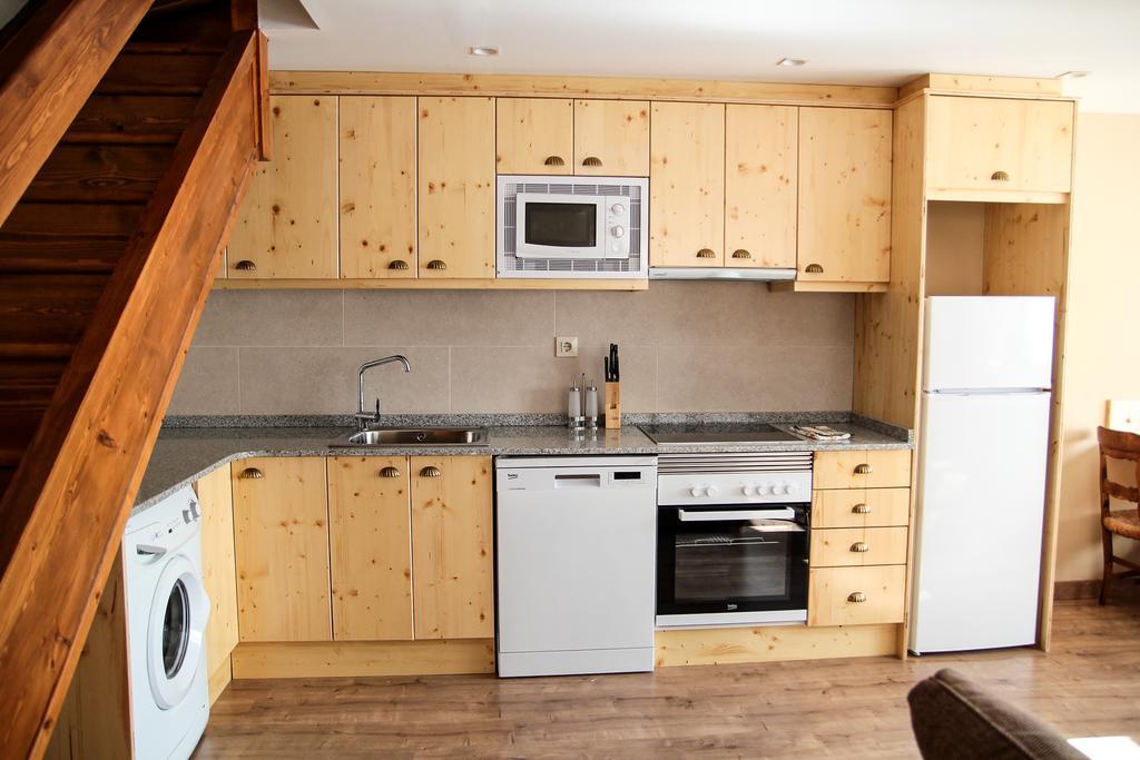 Salardú Apartamentos Snoe Mont Romies חדר תמונה