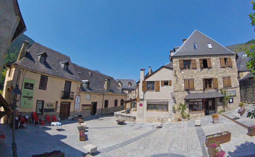 Salardú Apartamentos Snoe Mont Romies מראה חיצוני תמונה