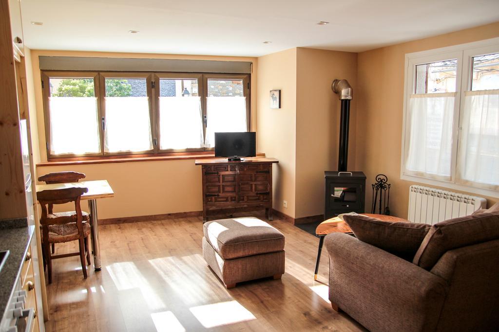 Salardú Apartamentos Snoe Mont Romies מראה חיצוני תמונה