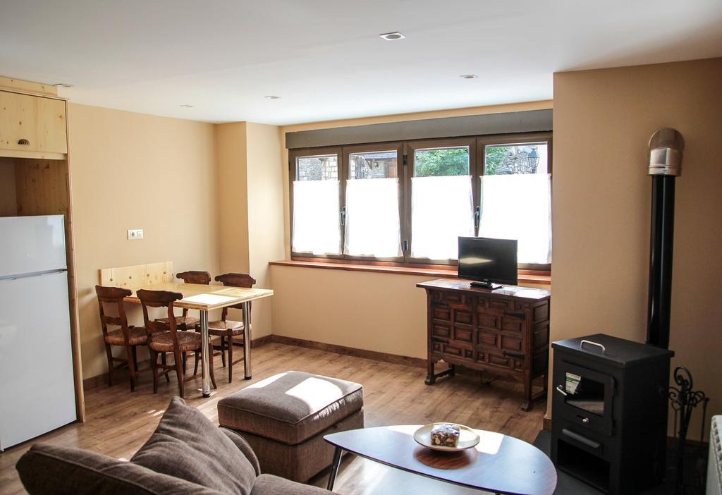 Salardú Apartamentos Snoe Mont Romies מראה חיצוני תמונה