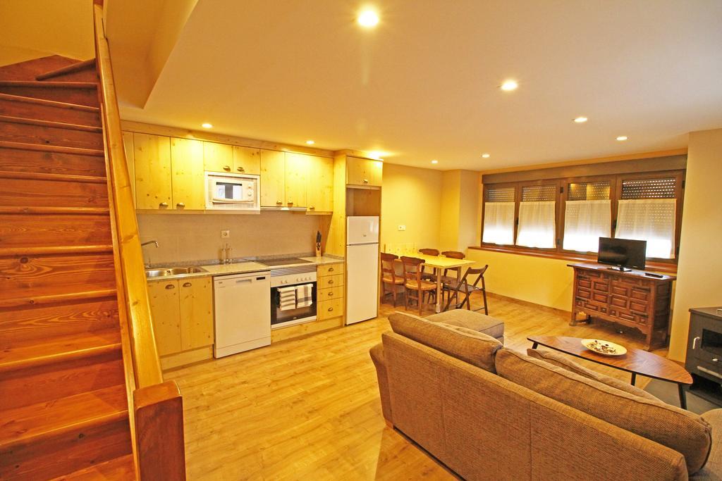 Salardú Apartamentos Snoe Mont Romies מראה חיצוני תמונה